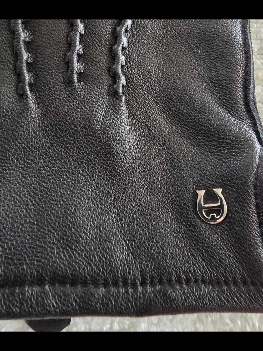 Etienne Aigner Black Leather Men's Gloves with Subtle Logo